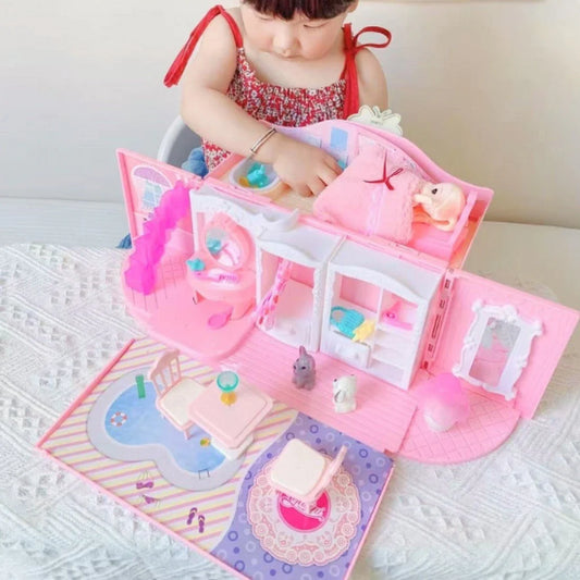 Mini Dollhouse Toy for Kids – Creative Pretend Play Set with Kitchen, Furniture & Carry Case | منزل دُمى صغير للأطفال – مجموعة لعب تمثيلي إبداعية مع مطبخ، أثاث، وحقيبة حمل